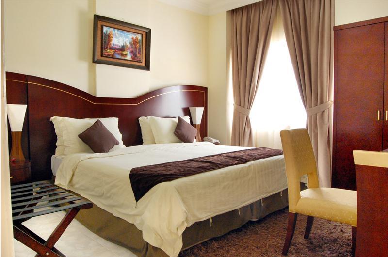 Royal Crown Suites Sharjah Bilik gambar